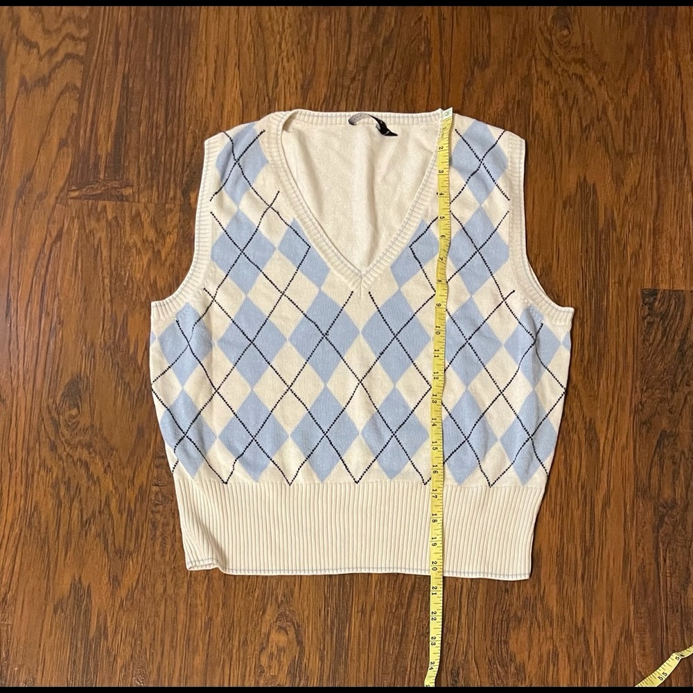 Women’s L Limited Sweater Vest